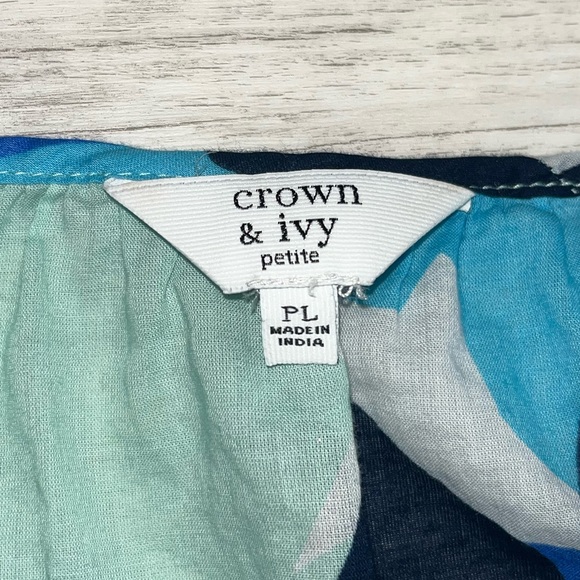 Crown & Ivy Top Size PL - Picture 2 of 3